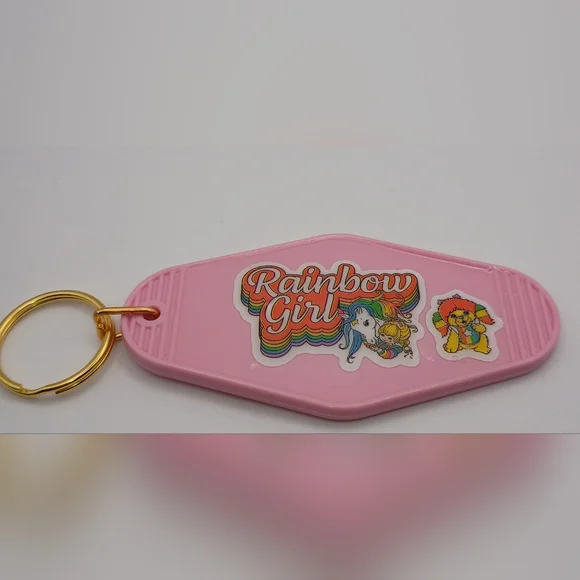Retro Style Pink Motel Keychain Rainbow Girl Cute Resin Charm Keyring - Picture 1 of 3